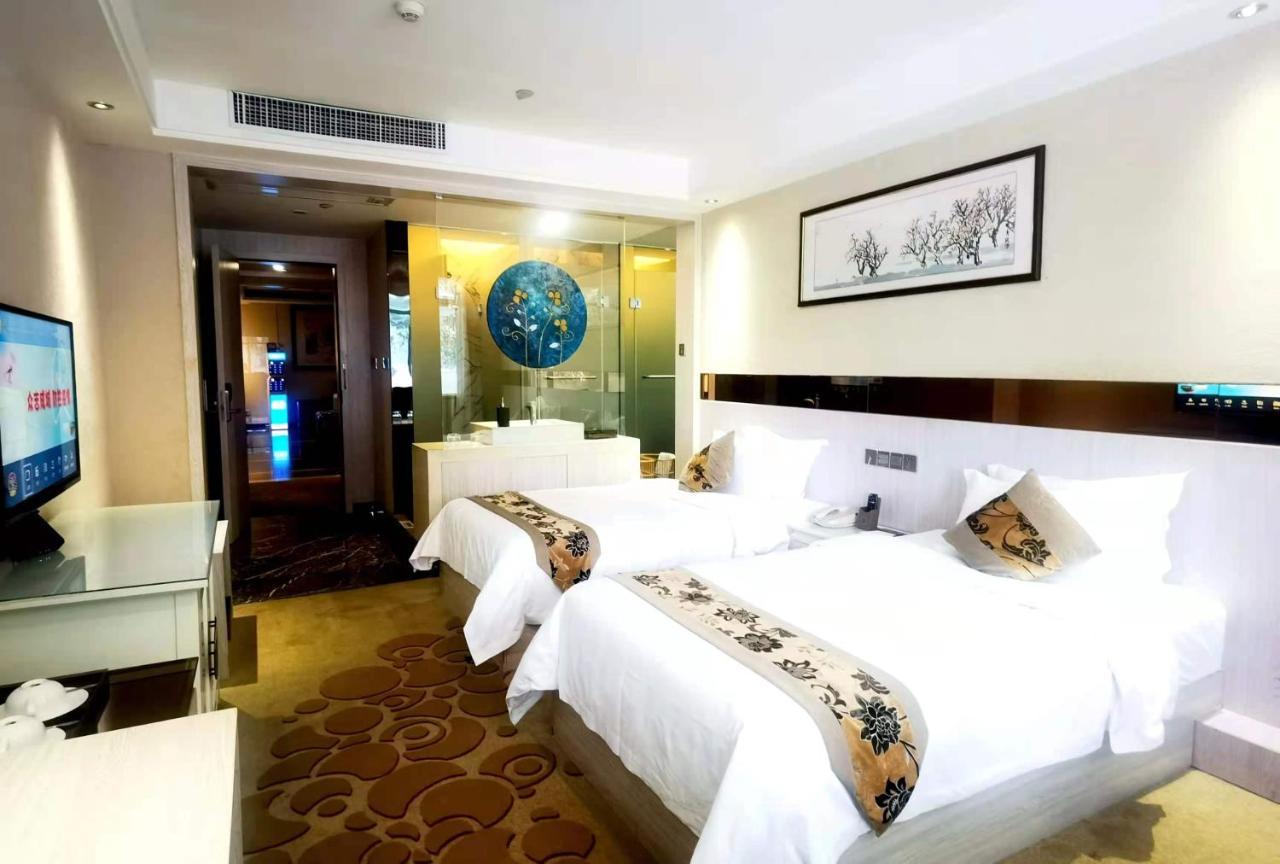 Paco Hotel Tianhe Coach Terminal Metro Satation Guangzhou-Free Shuttle Bus For Canton Fair Exteriör bild
