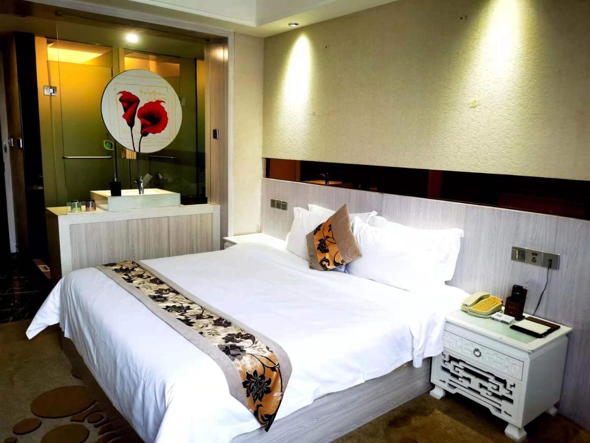 Paco Hotel Tianhe Coach Terminal Metro Satation Guangzhou-Free Shuttle Bus For Canton Fair Exteriör bild