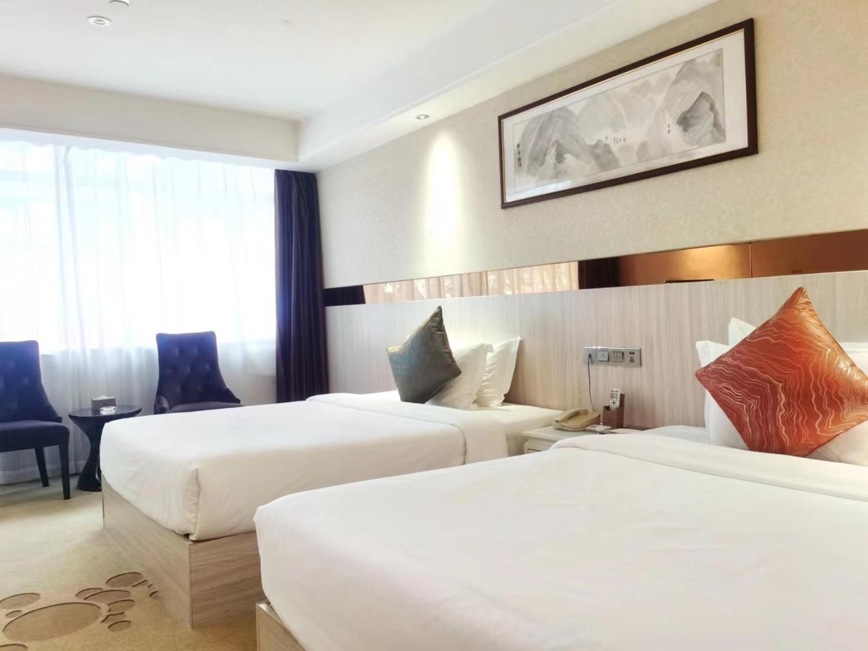 Paco Hotel Tianhe Coach Terminal Metro Satation Guangzhou-Free Shuttle Bus For Canton Fair Exteriör bild