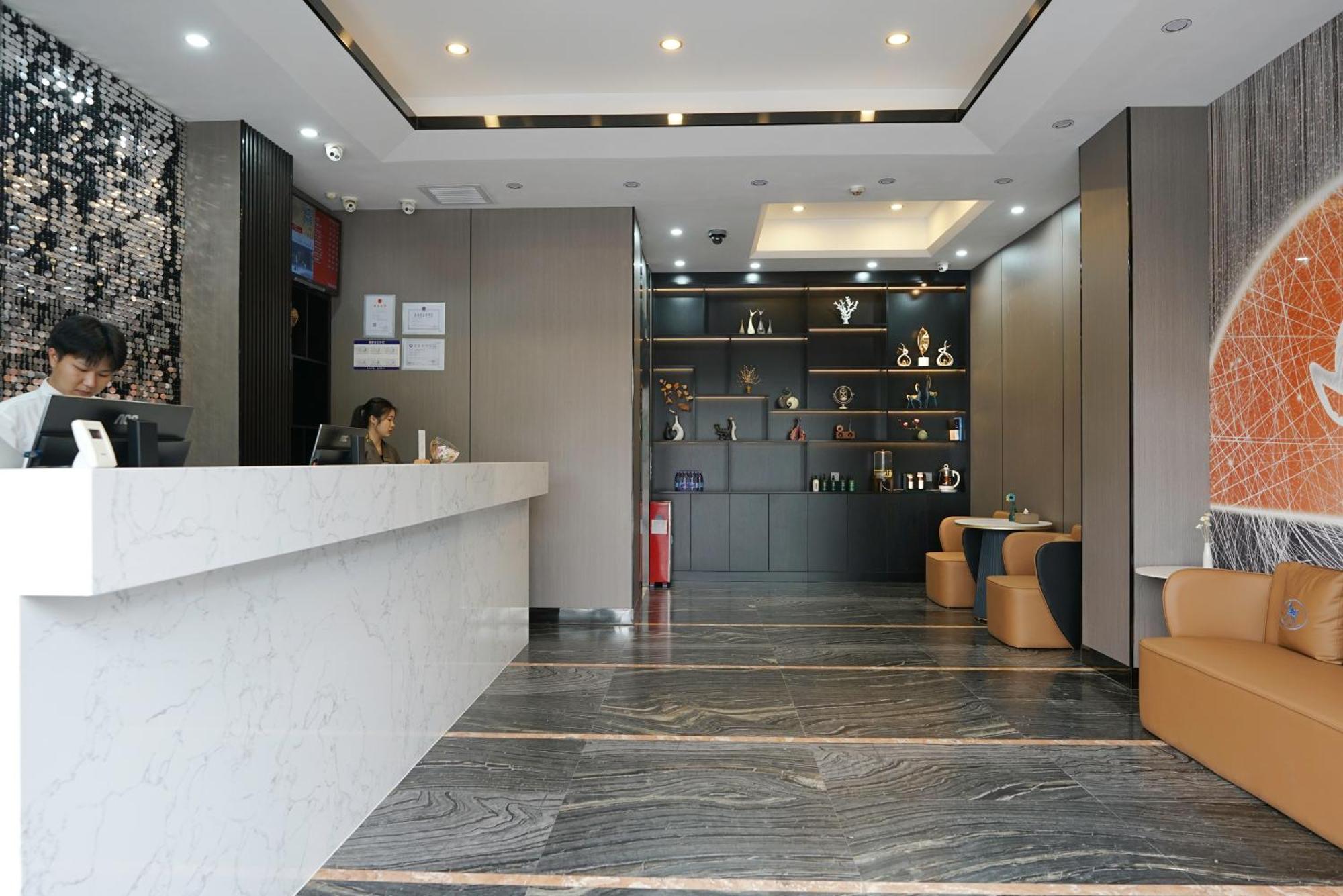 Paco Hotel Tianhe Coach Terminal Metro Satation Guangzhou-Free Shuttle Bus For Canton Fair Exteriör bild