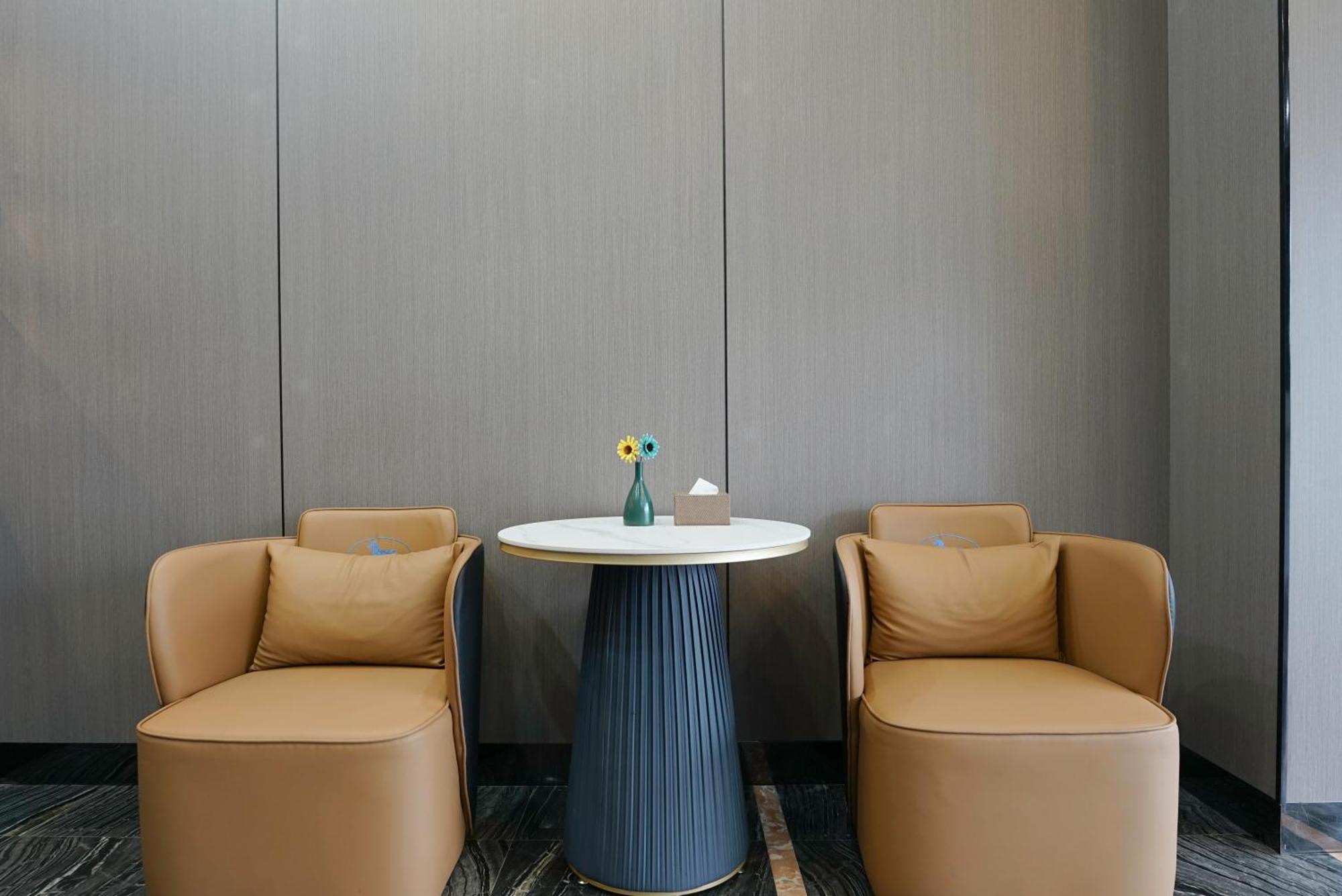 Paco Hotel Tianhe Coach Terminal Metro Satation Guangzhou-Free Shuttle Bus For Canton Fair Exteriör bild