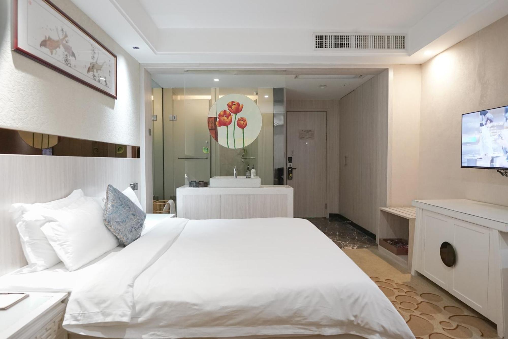 Paco Hotel Tianhe Coach Terminal Metro Satation Guangzhou-Free Shuttle Bus For Canton Fair Exteriör bild